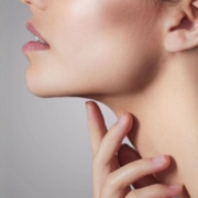 Ultrasuoni microfocalizzati per il ringiovanimento del collo Ultrasuoni microfocalizzati per il ringiovanimento del collo